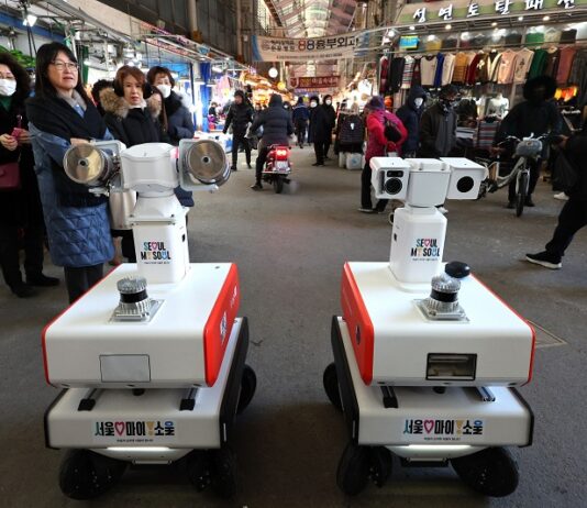 2030년까지 지능형 로봇 100만 대 보급…부품 국산화율 80%↑