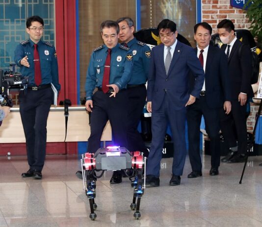 로봇이 순찰·방역까지…일상에서 로봇 활용 확대된다