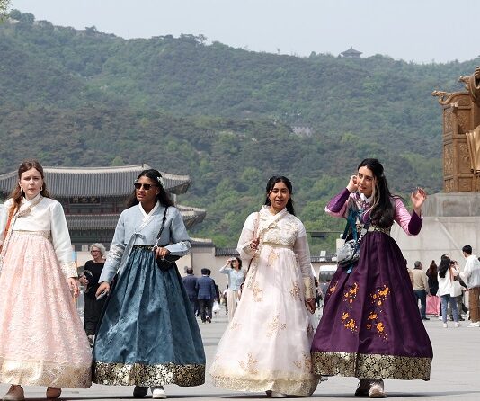 외국인 관광객 입국절차 간소화…체류기간 늘려 관광소비 촉진