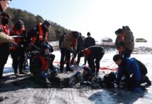 “꽁꽁 언 얼음 위 생명 수호자들” 경기북부 동계수난구조 훈련